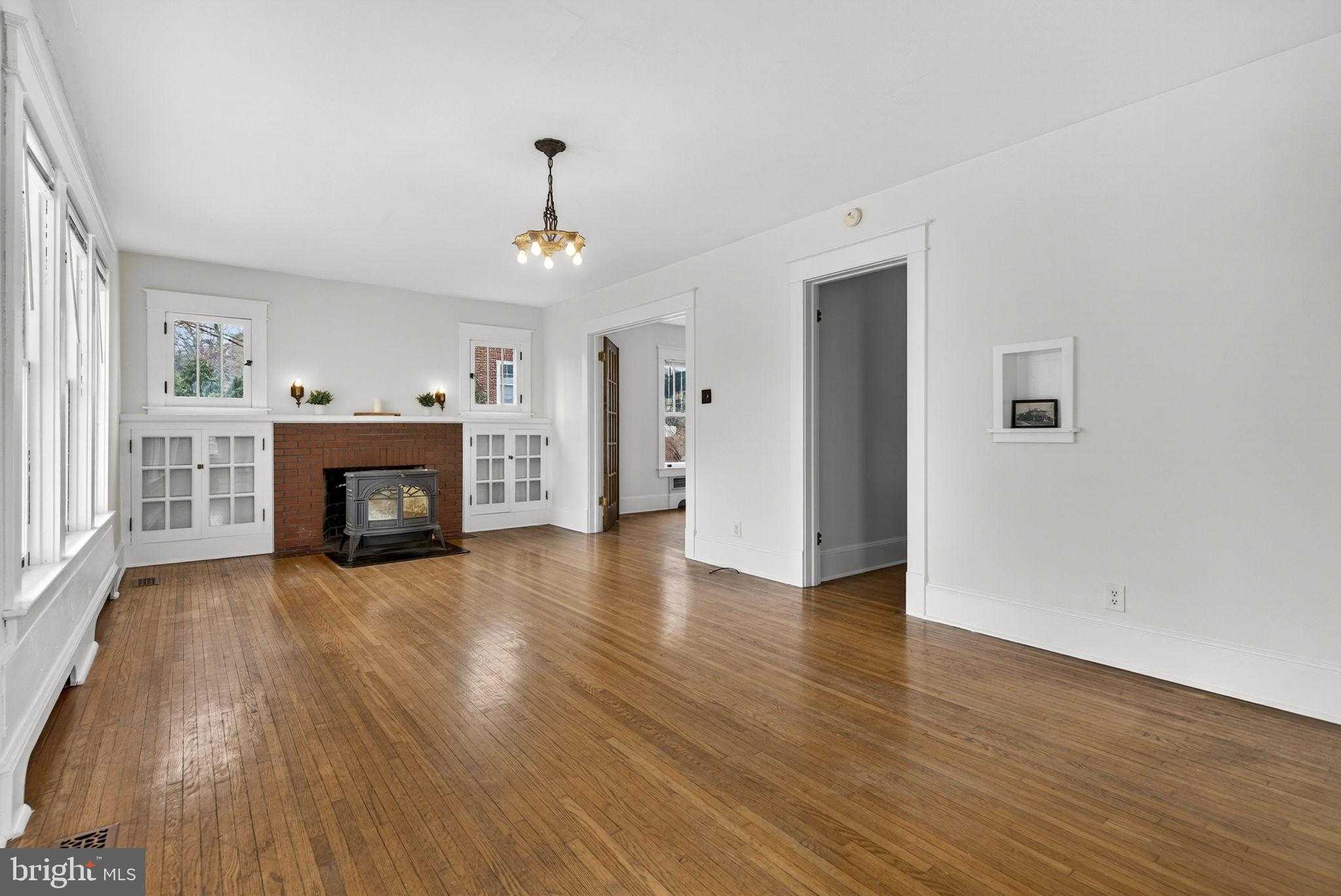 129 Luray Ave photo 7