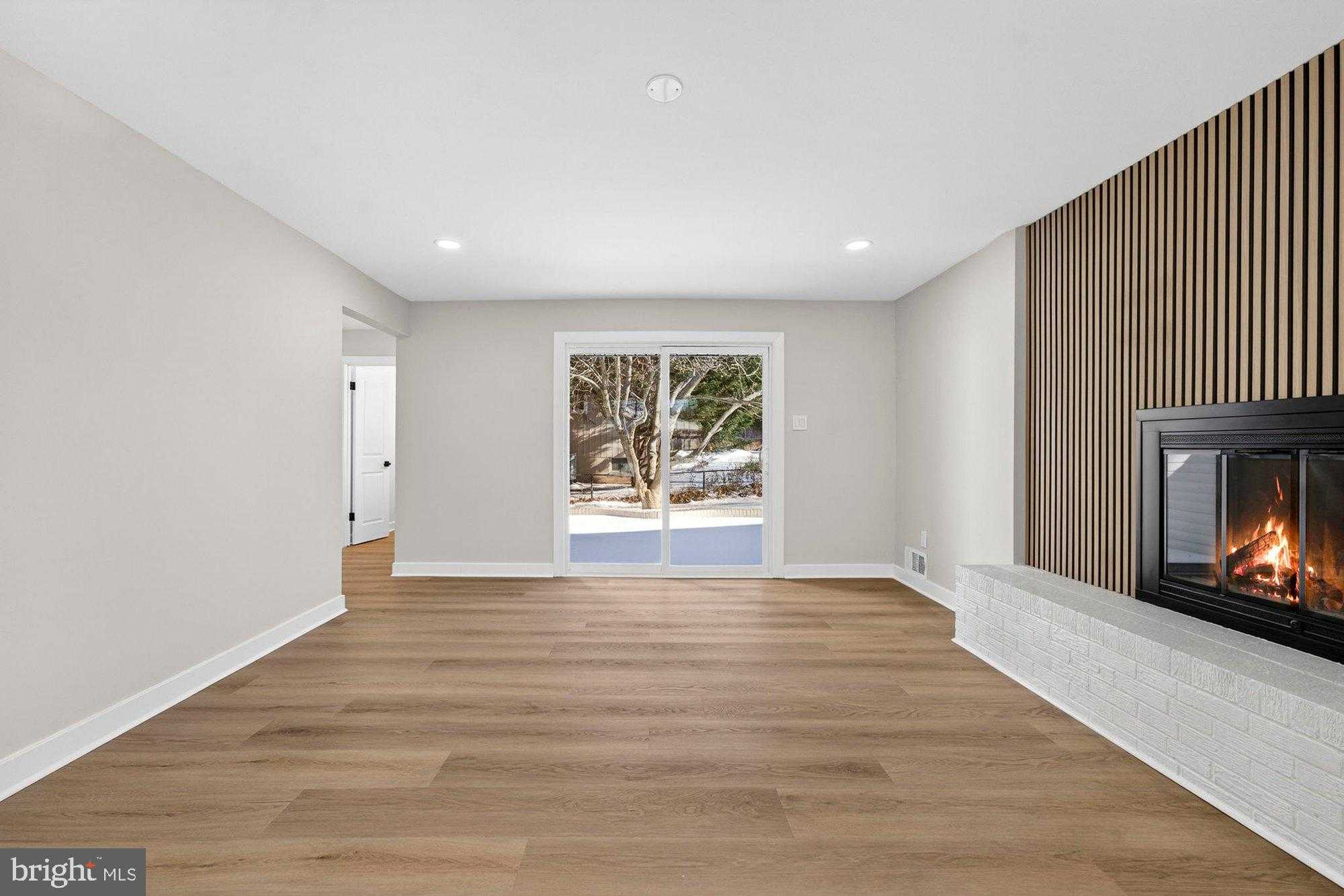 8612 Cottage St photo 22