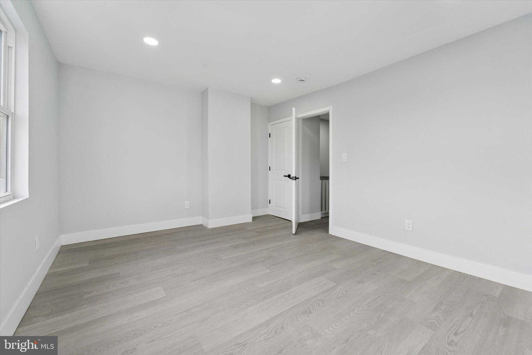 6506 N Park Ave photo 16