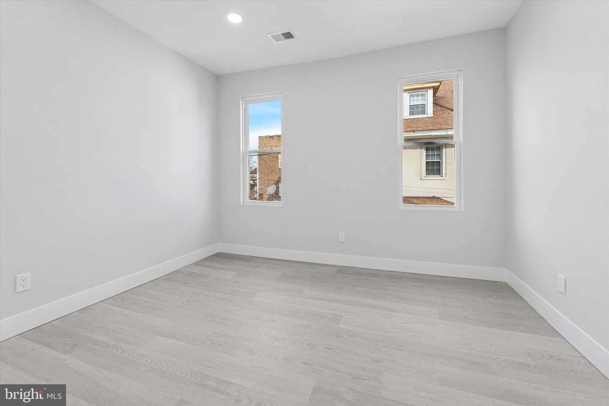 6506 N Park Ave photo 23