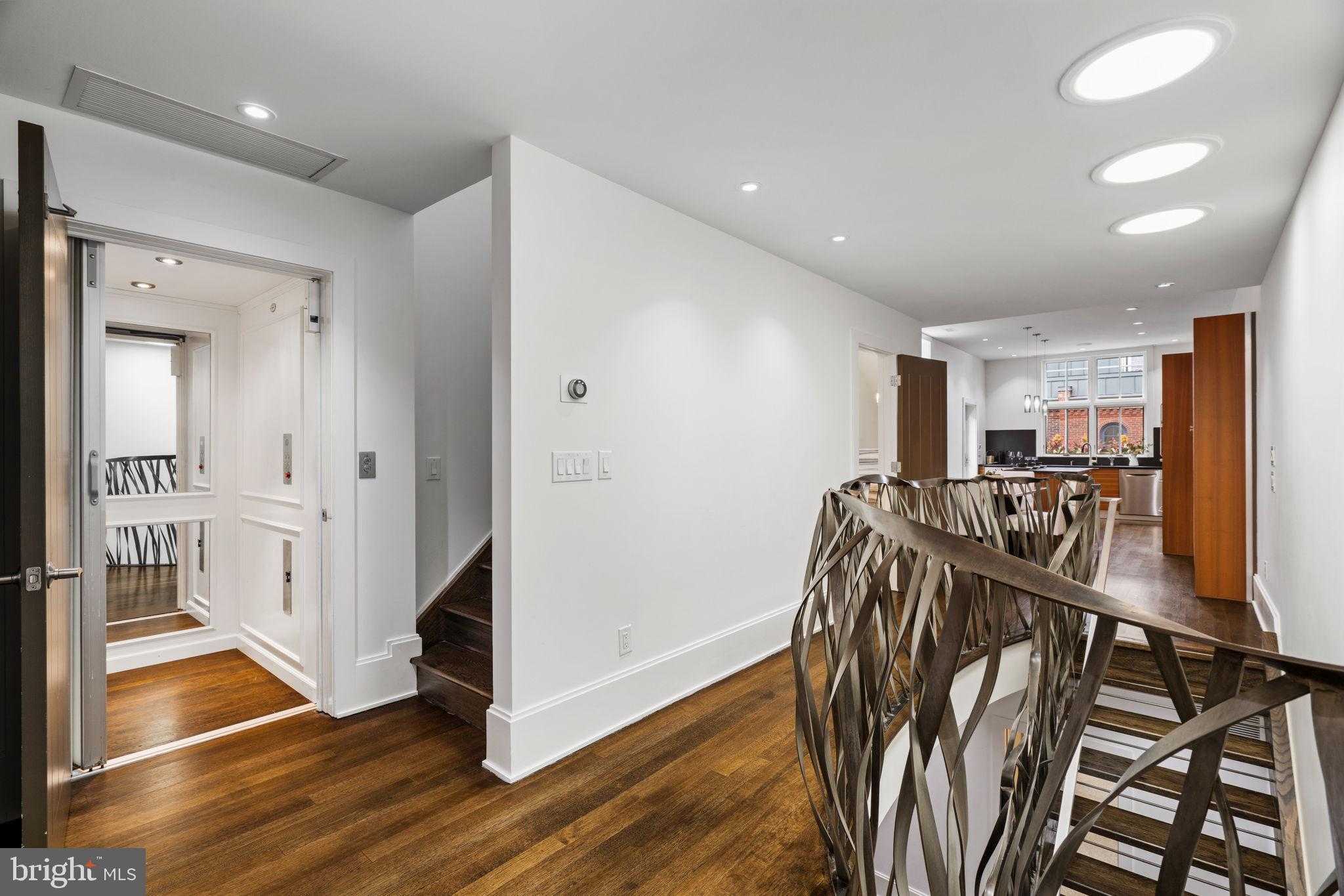 2041 Locust St photo 62