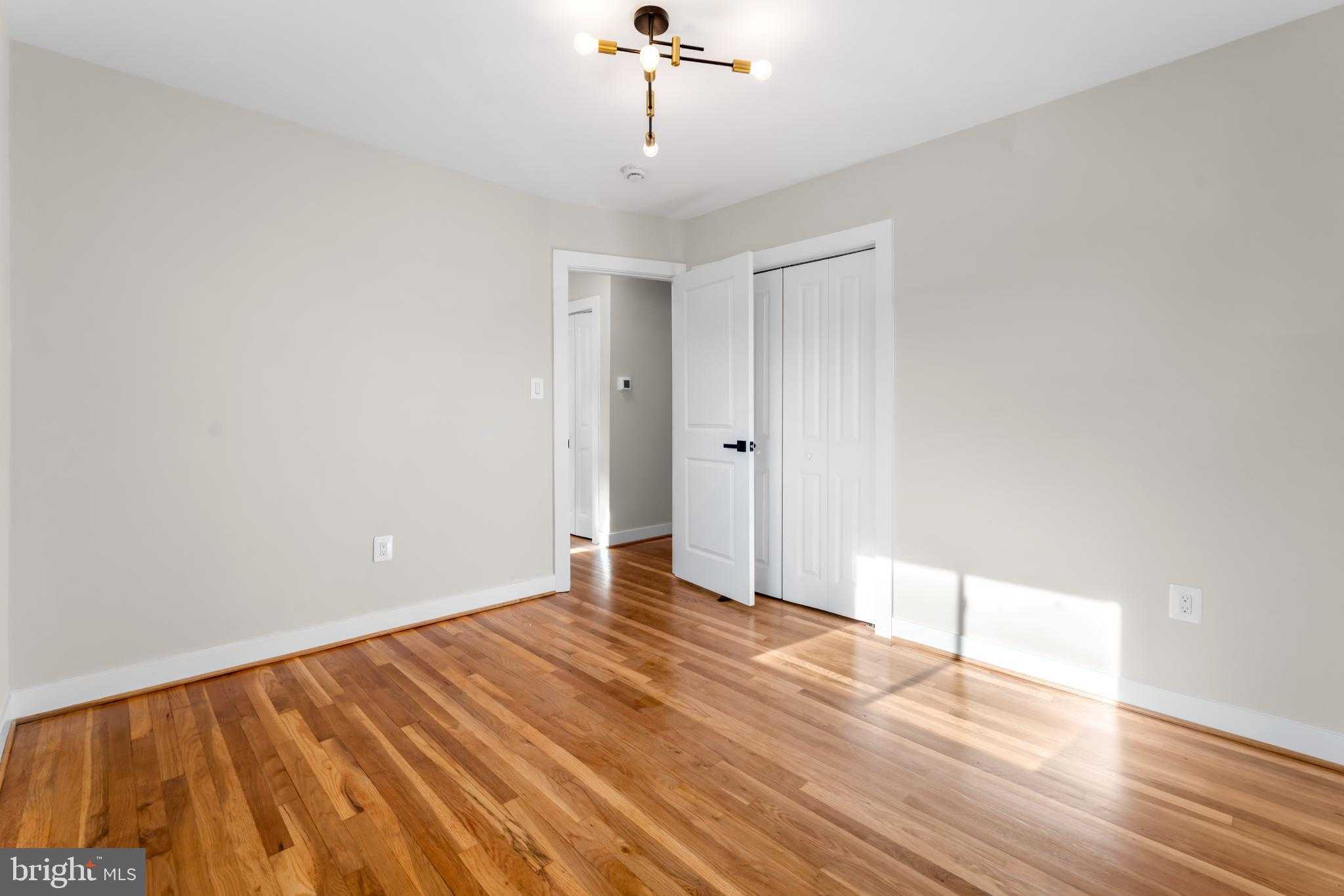 6406 Elmhurst St photo 15