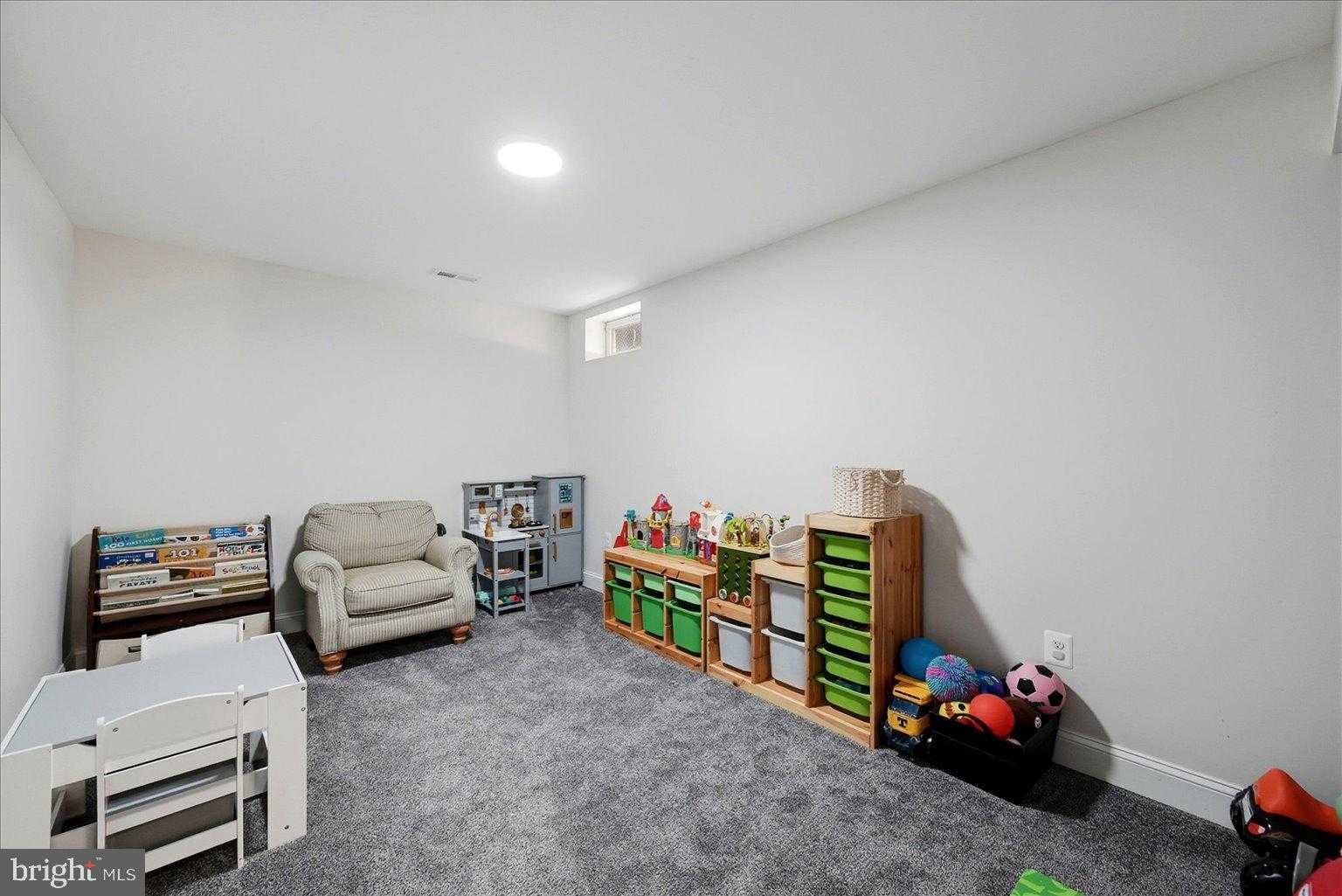 17301 Vannes CT photo 44