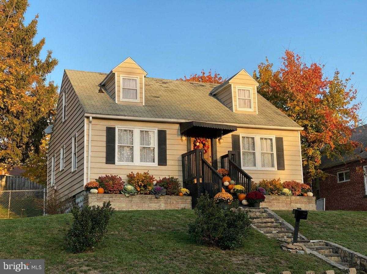 1012 Kent Ave photo 3