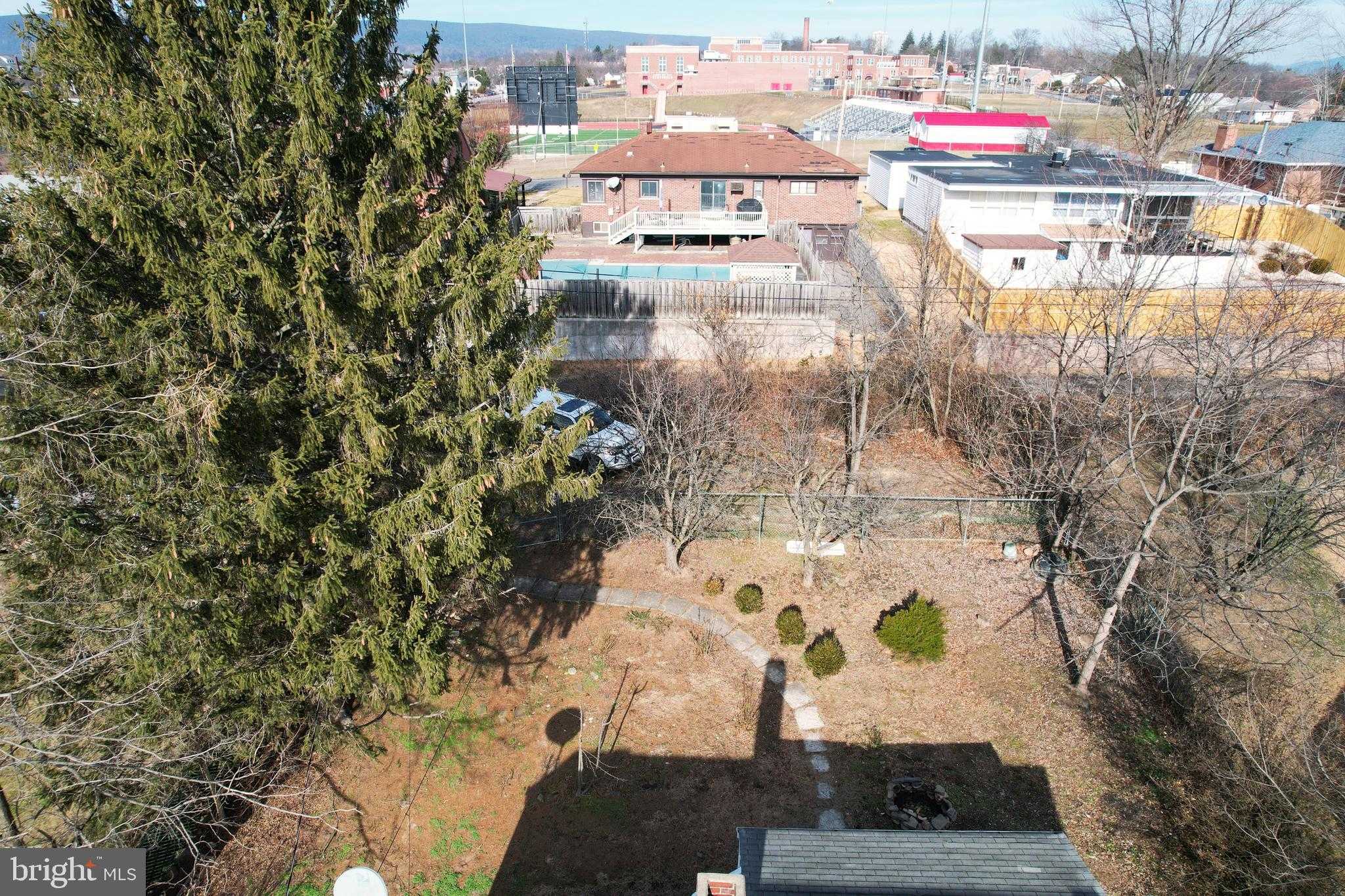 1012 Kent Ave photo 35