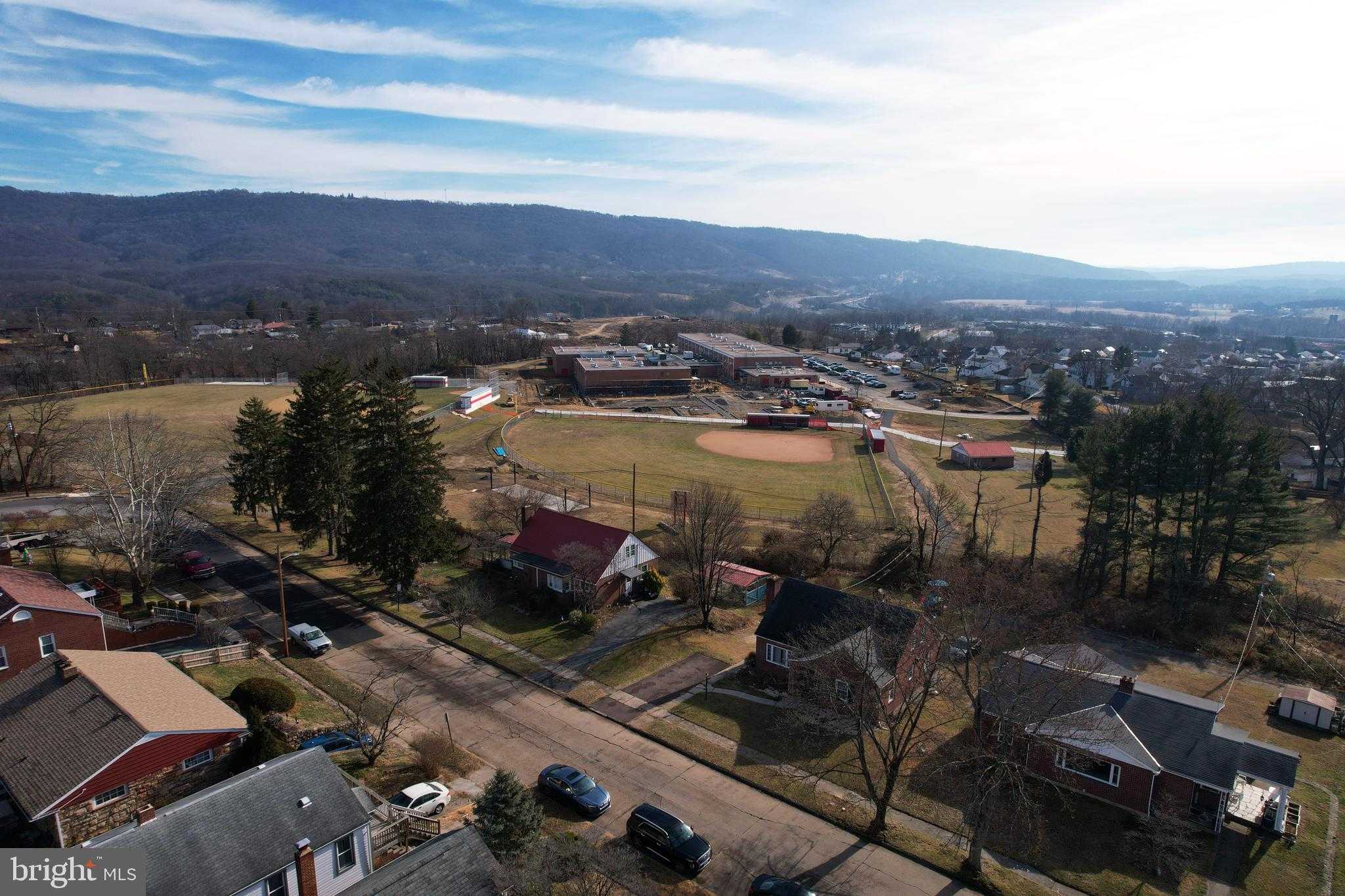 1012 Kent Ave photo 36