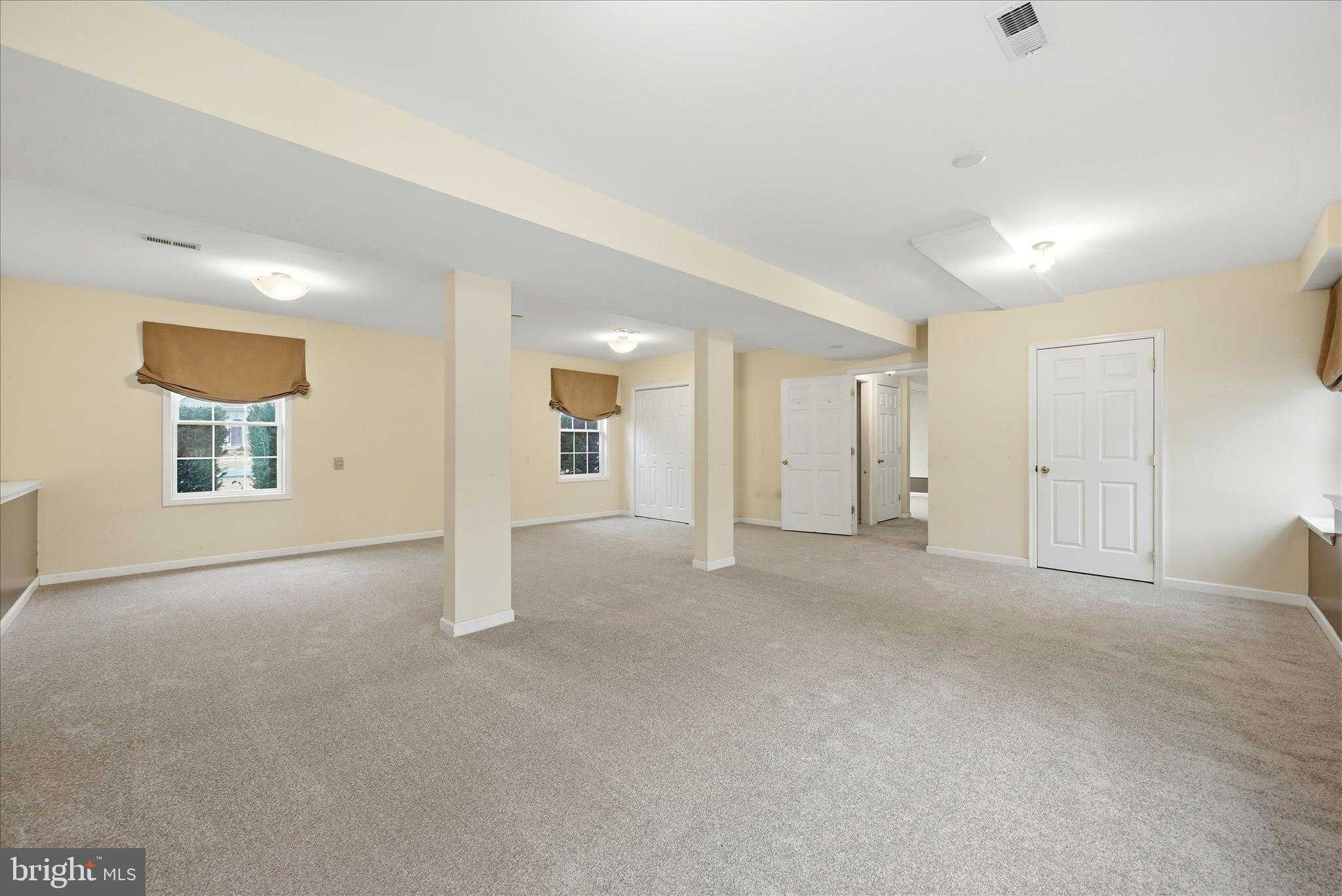 60 Paragon Dr photo 33