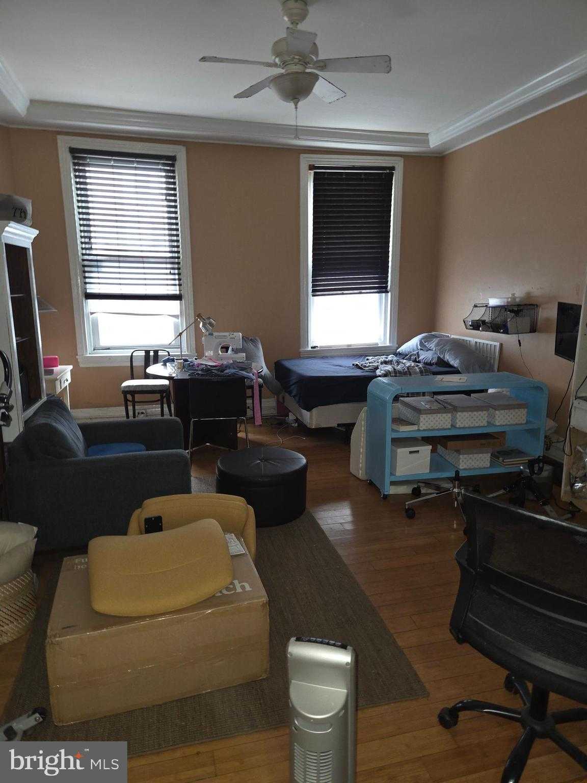 331 W Girard Ave photo 4