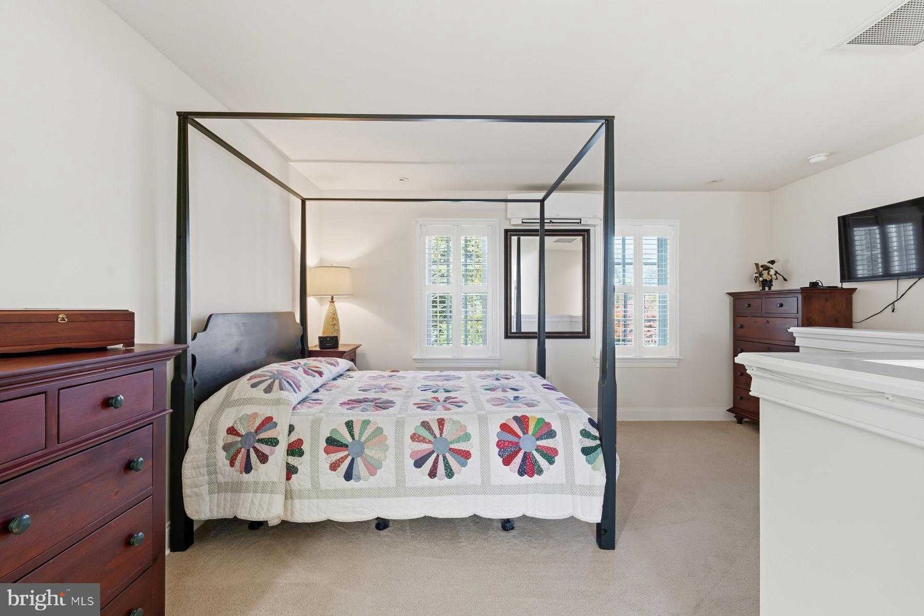 206 S Water St photo 34