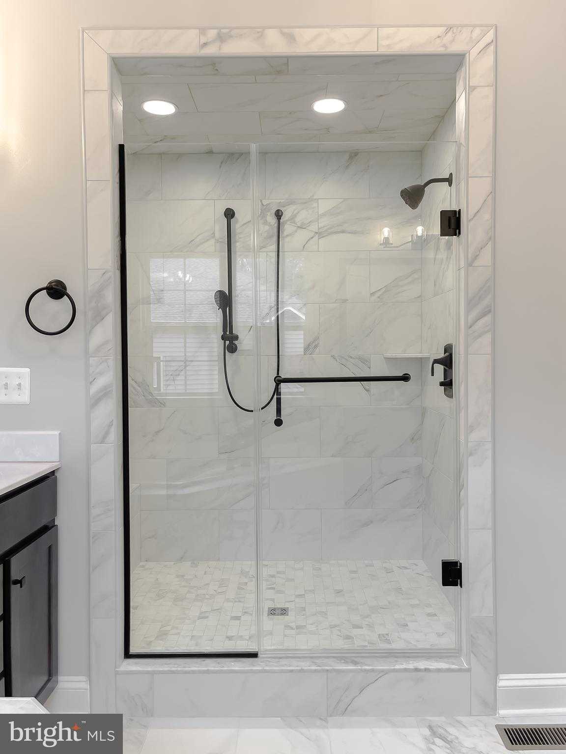 10468 Eisenhower Dr photo 34