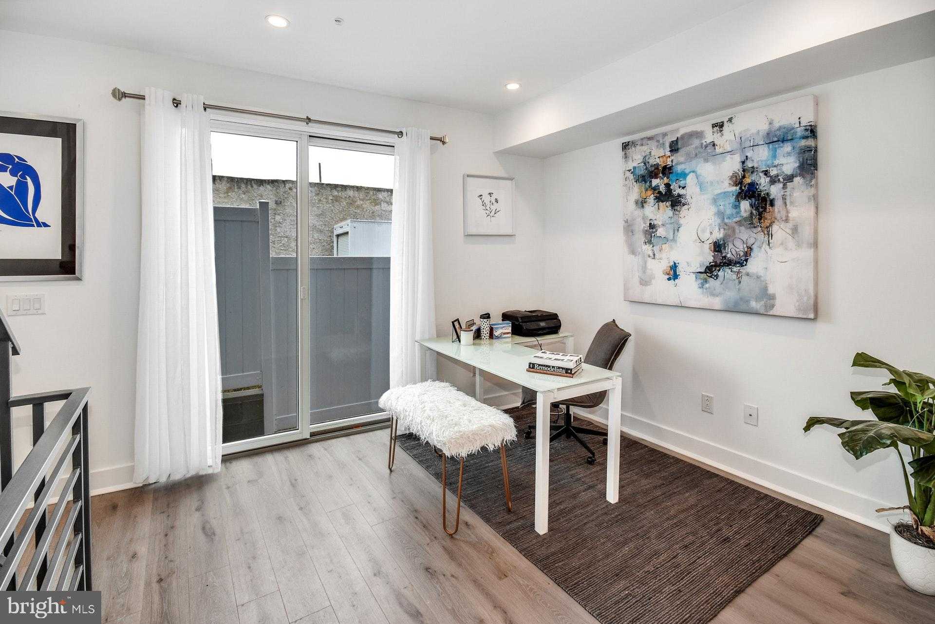 113 Olive St photo 3