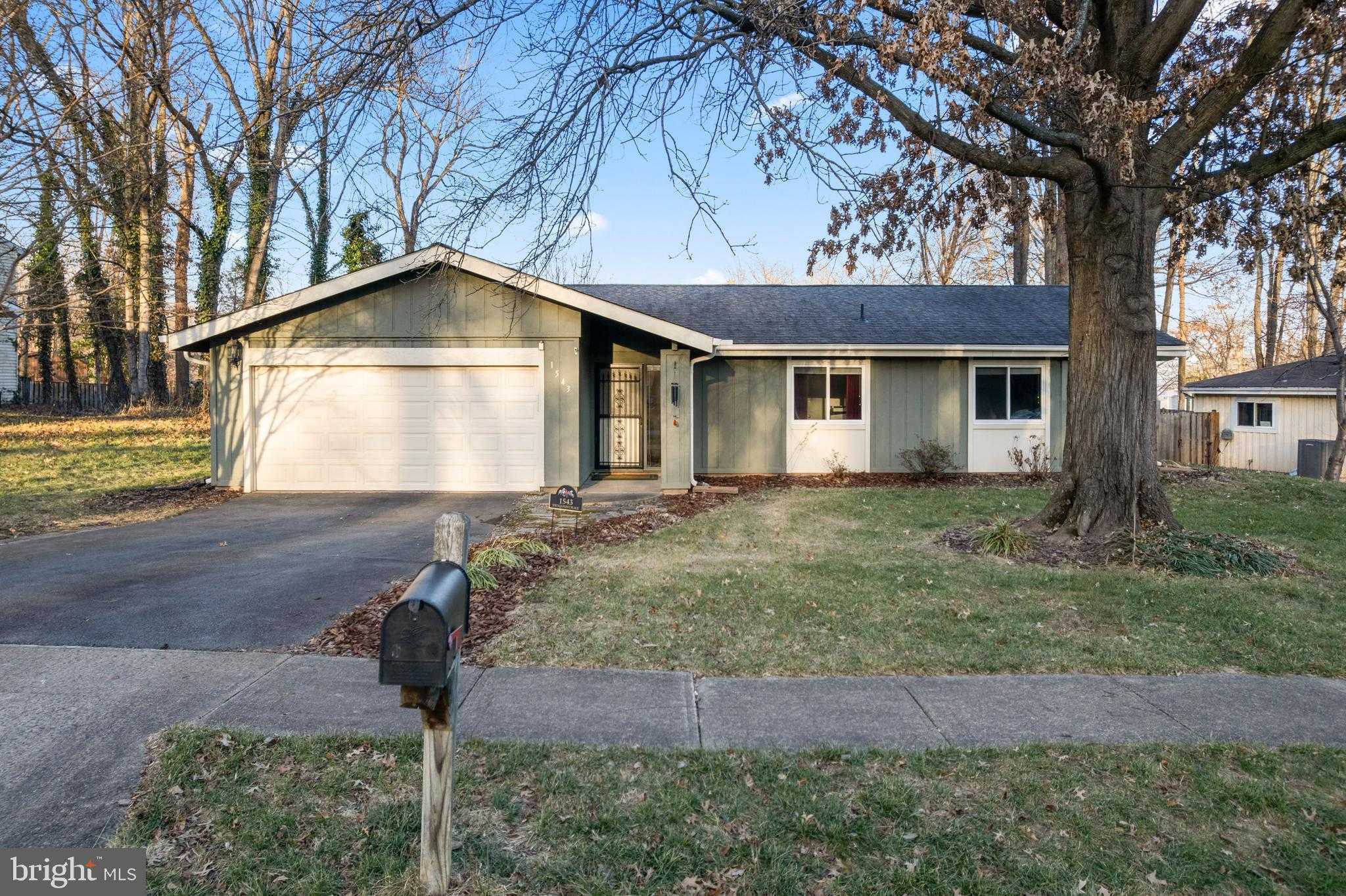 1543 Youngs Point Pl