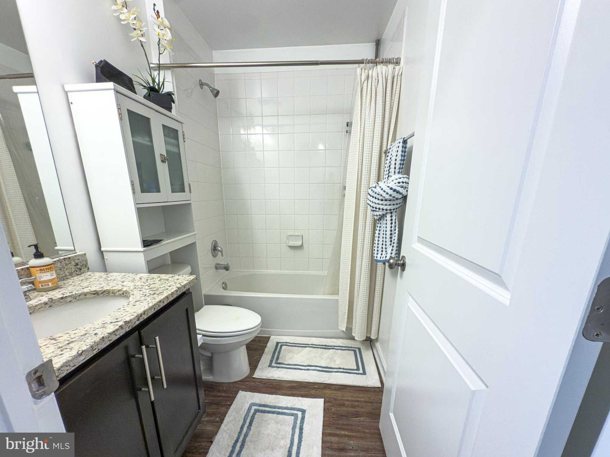 185 Drexel CT photo 22