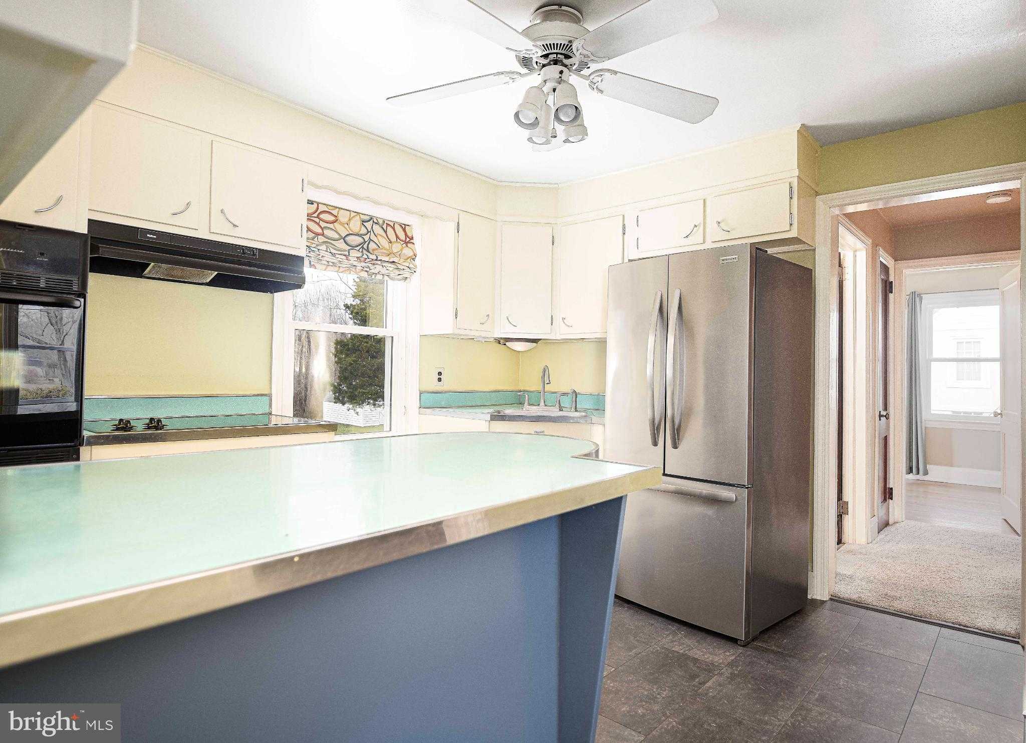 518 N Paradise Rd photo 11