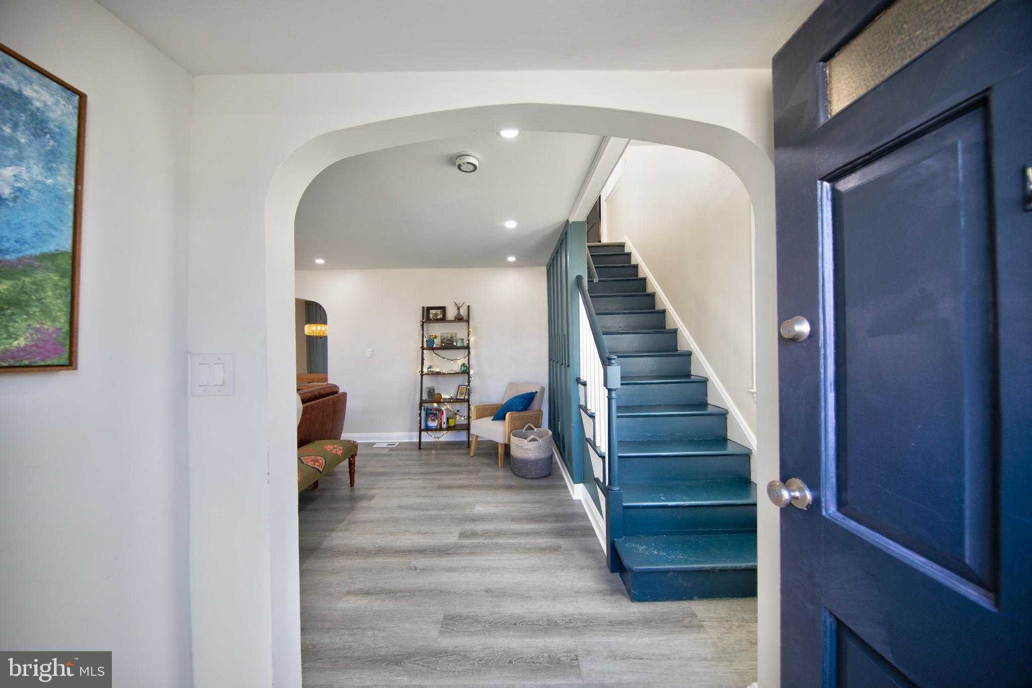 109 Elinor Ave photo 2