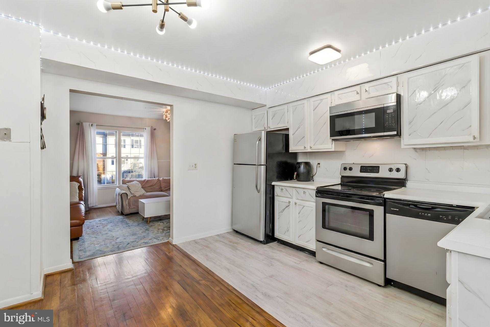 6806 Hawthorne St photo 2