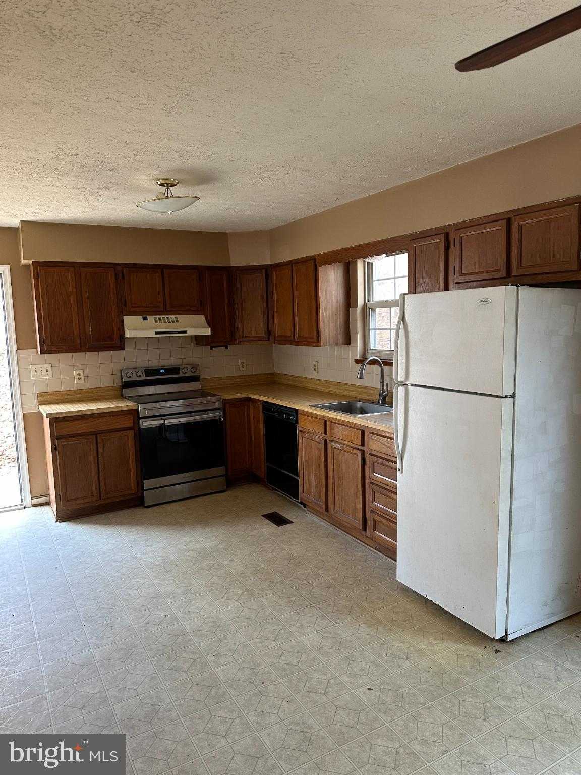 39494 Jarrell Dr photo 12