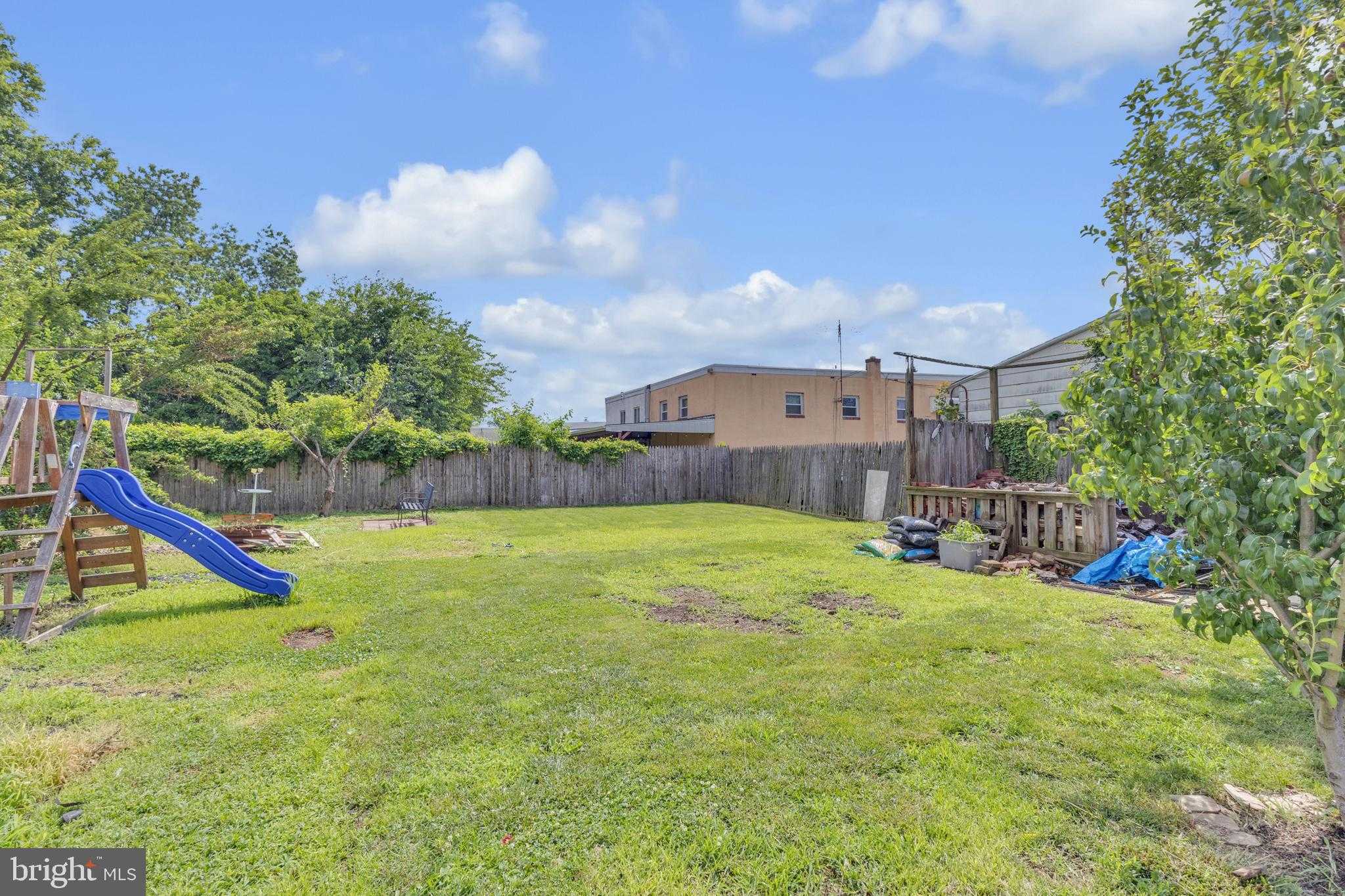 4415 Mcmenamy St photo 8