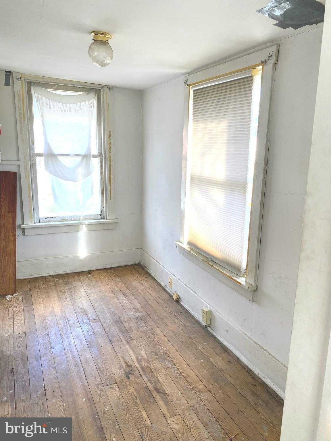 308 S High St photo 44