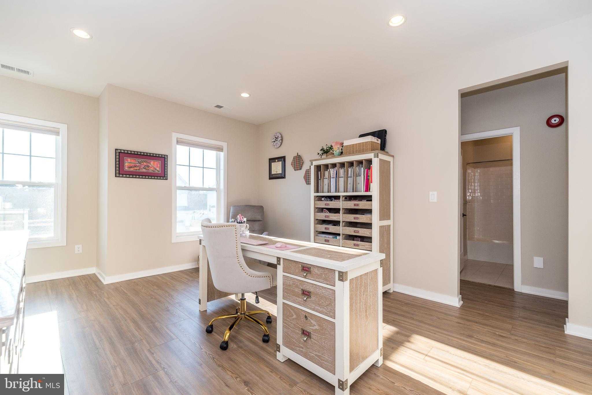 725 Conrad Dr photo 28