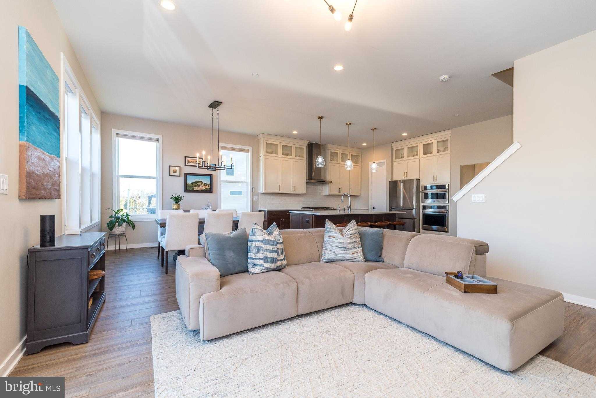 725 Conrad Dr photo 7