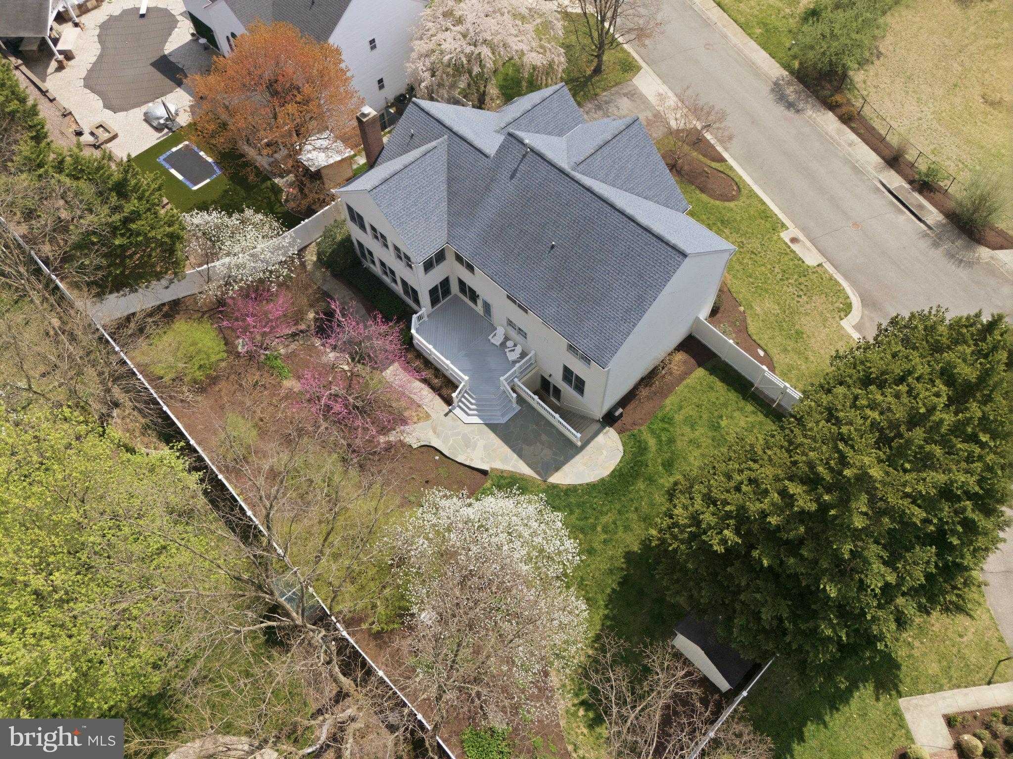 110 Westholme Ln photo 53