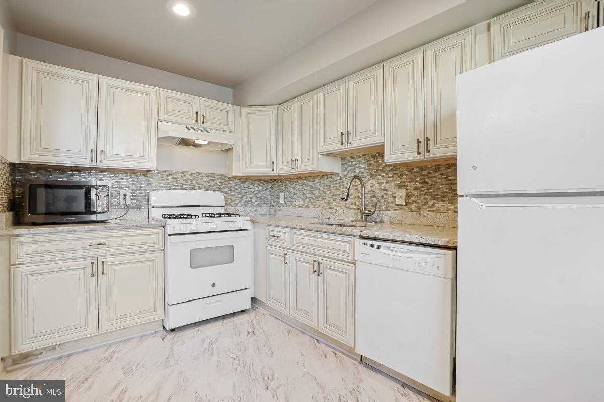 726 Quince Orchard Blvd Apt 102 photo 16