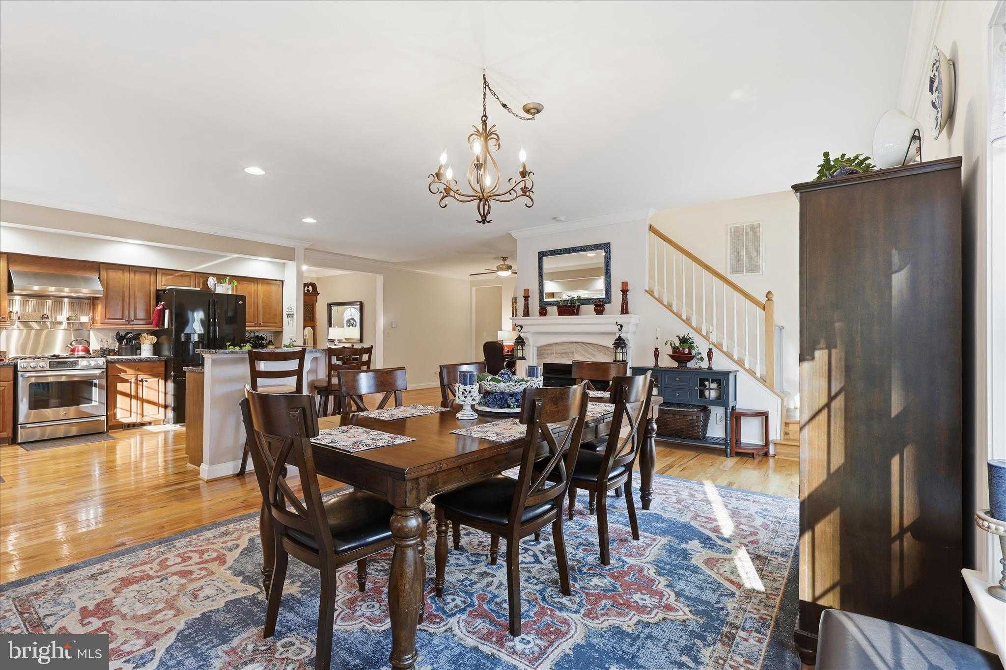 157 Roderick Pl photo 16