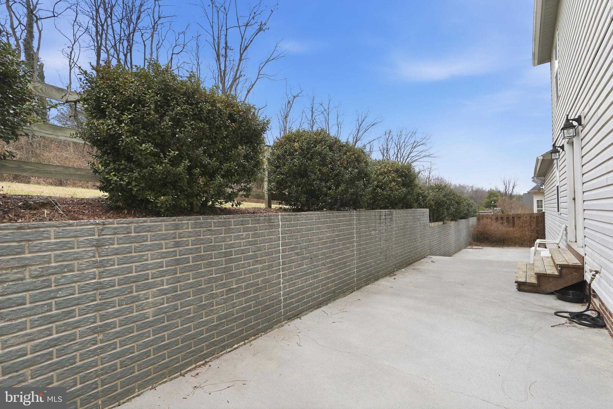 110 Rugby Pl photo 31