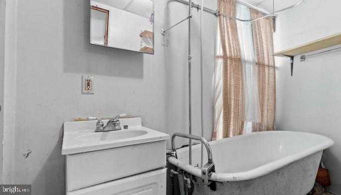 1325 Williams St photo 7