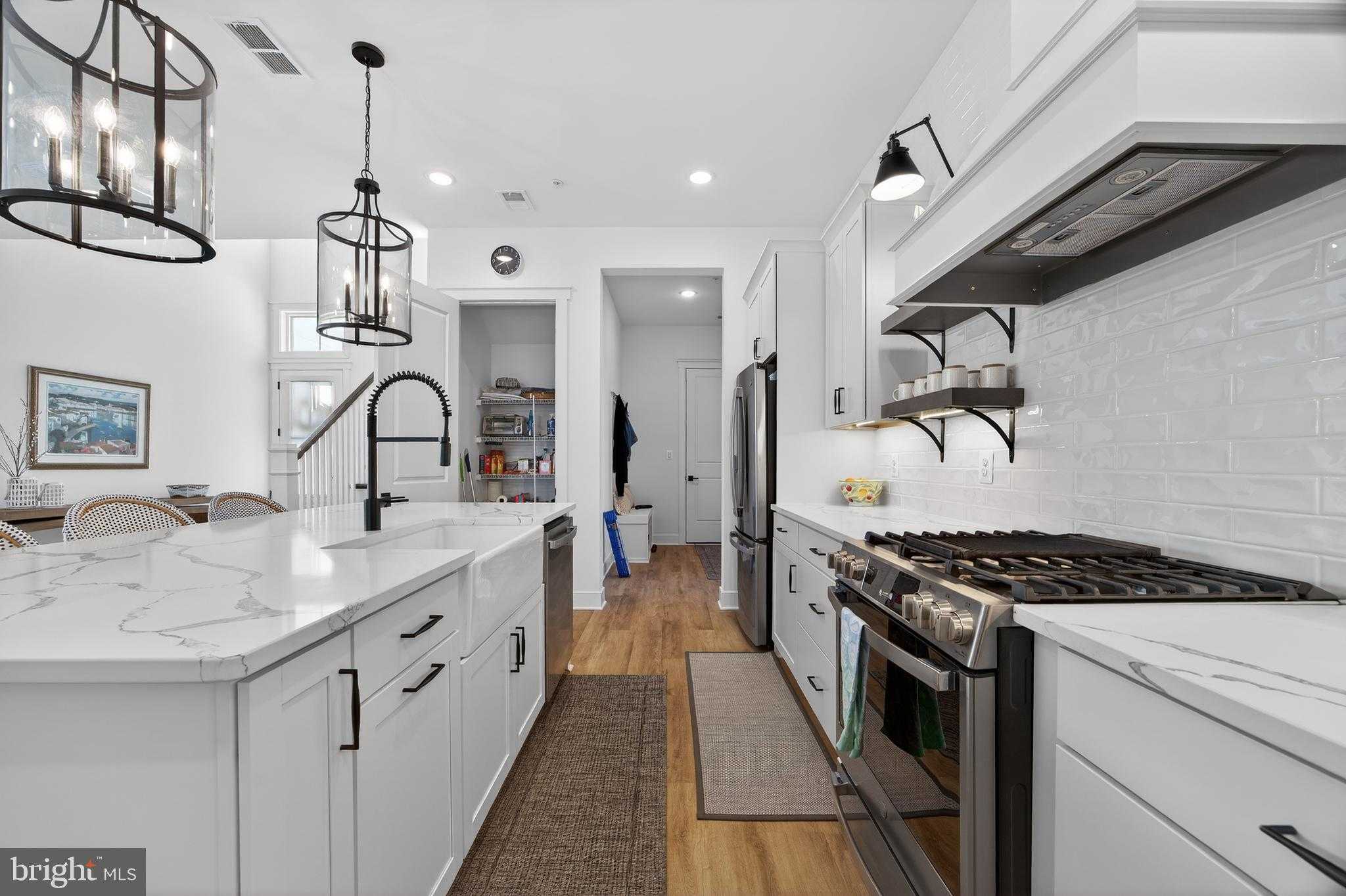 528 Warbler Way photo 6