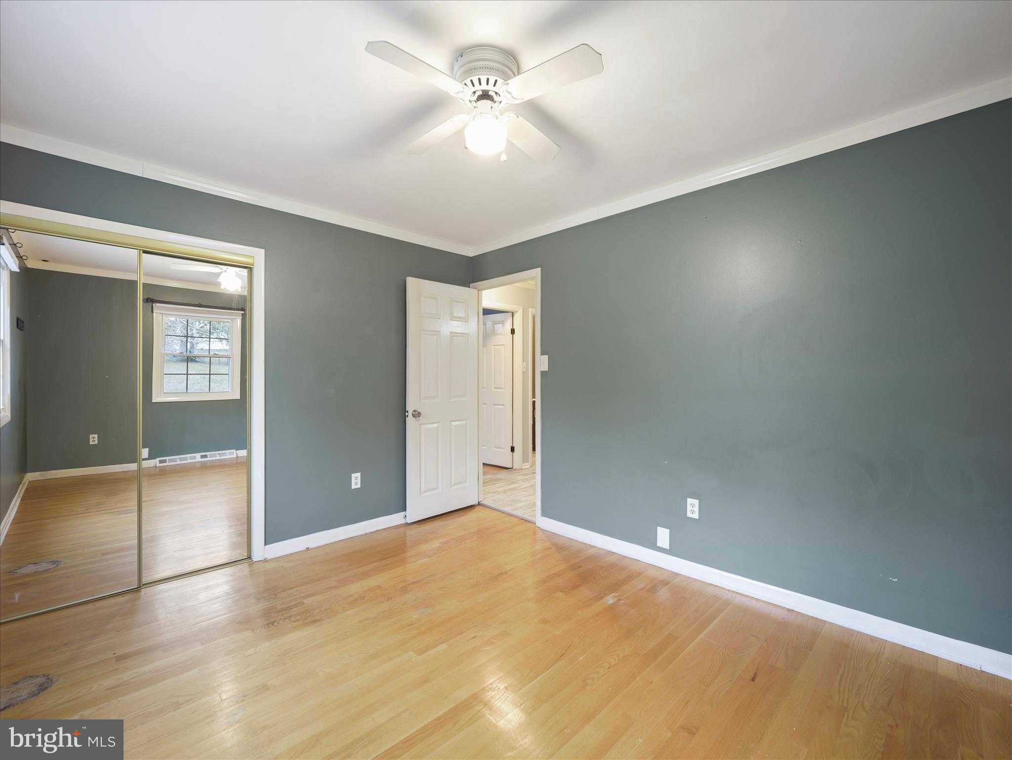 1056 Valleybrook Dr photo 31