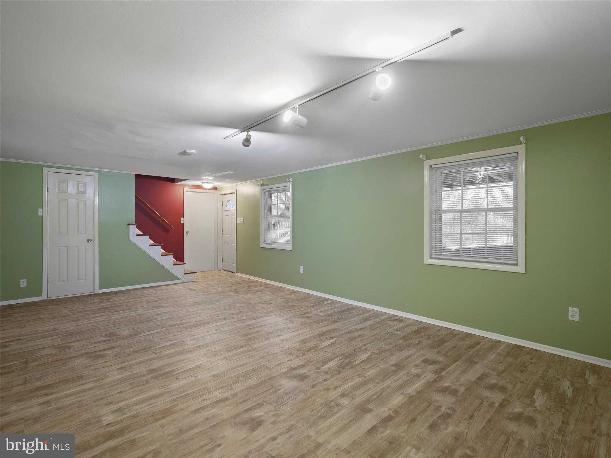 1056 Valleybrook Dr photo 37