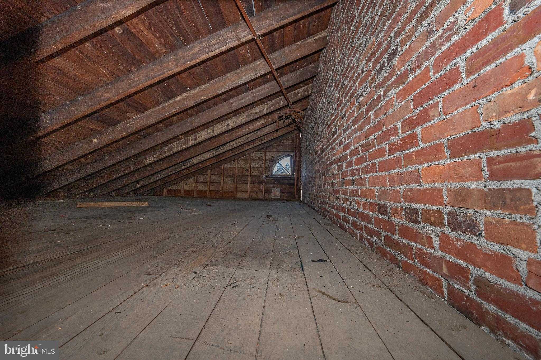 133 Jefferson Ave photo 35