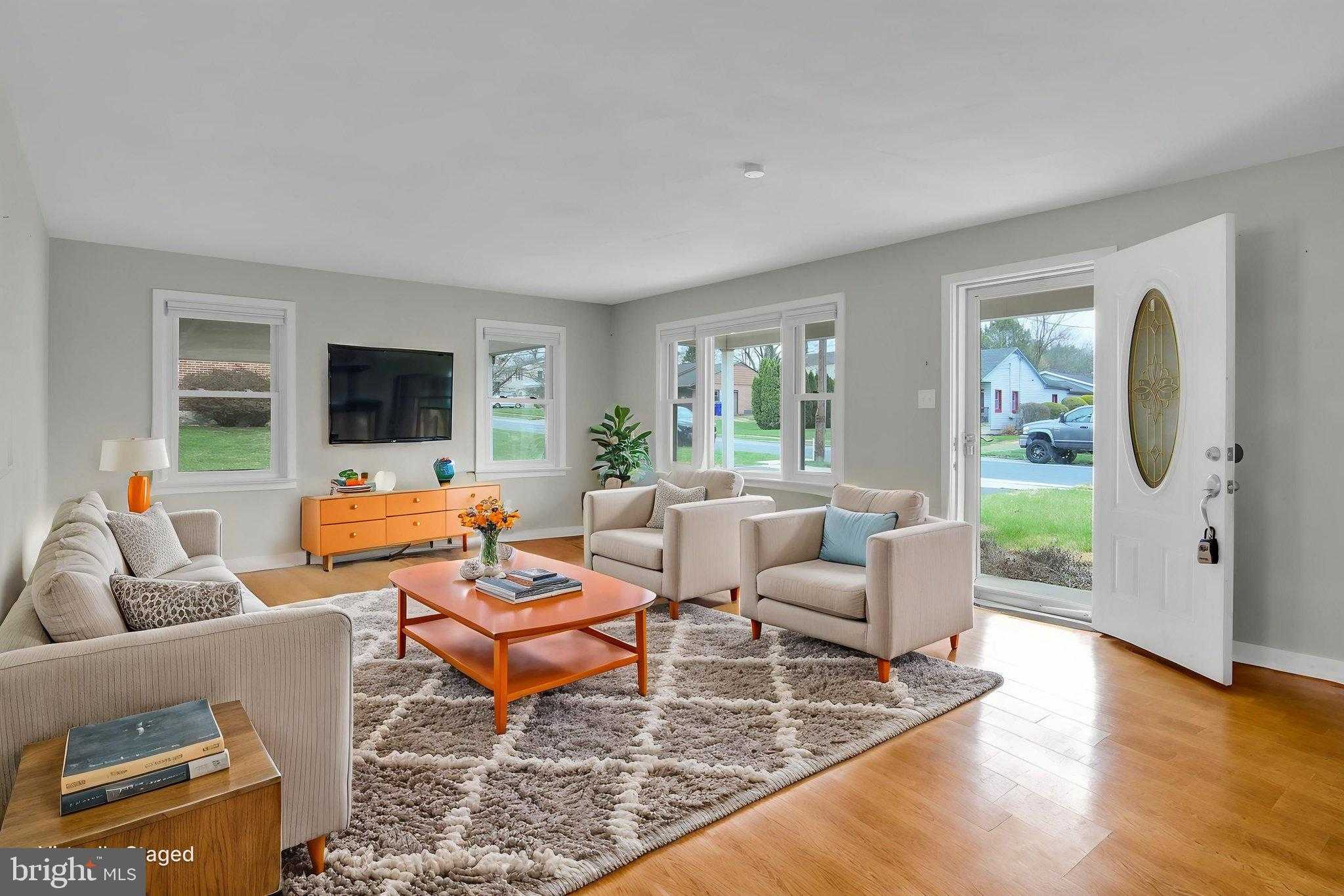 101 Orchard St photo 3