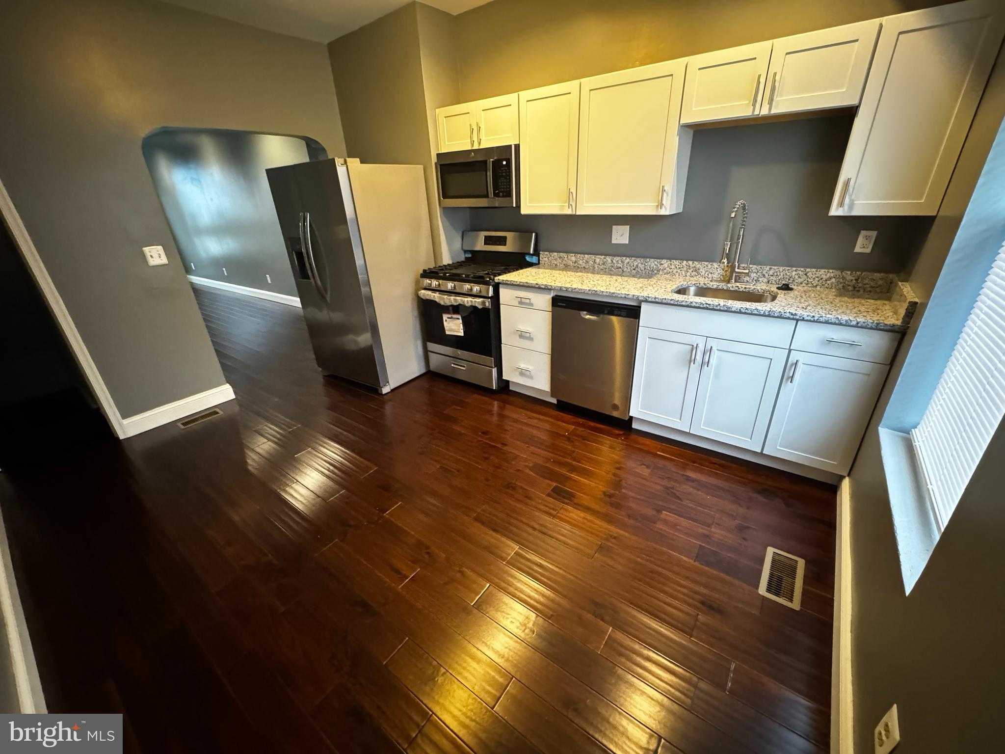 411 N Belnord Ave photo 5