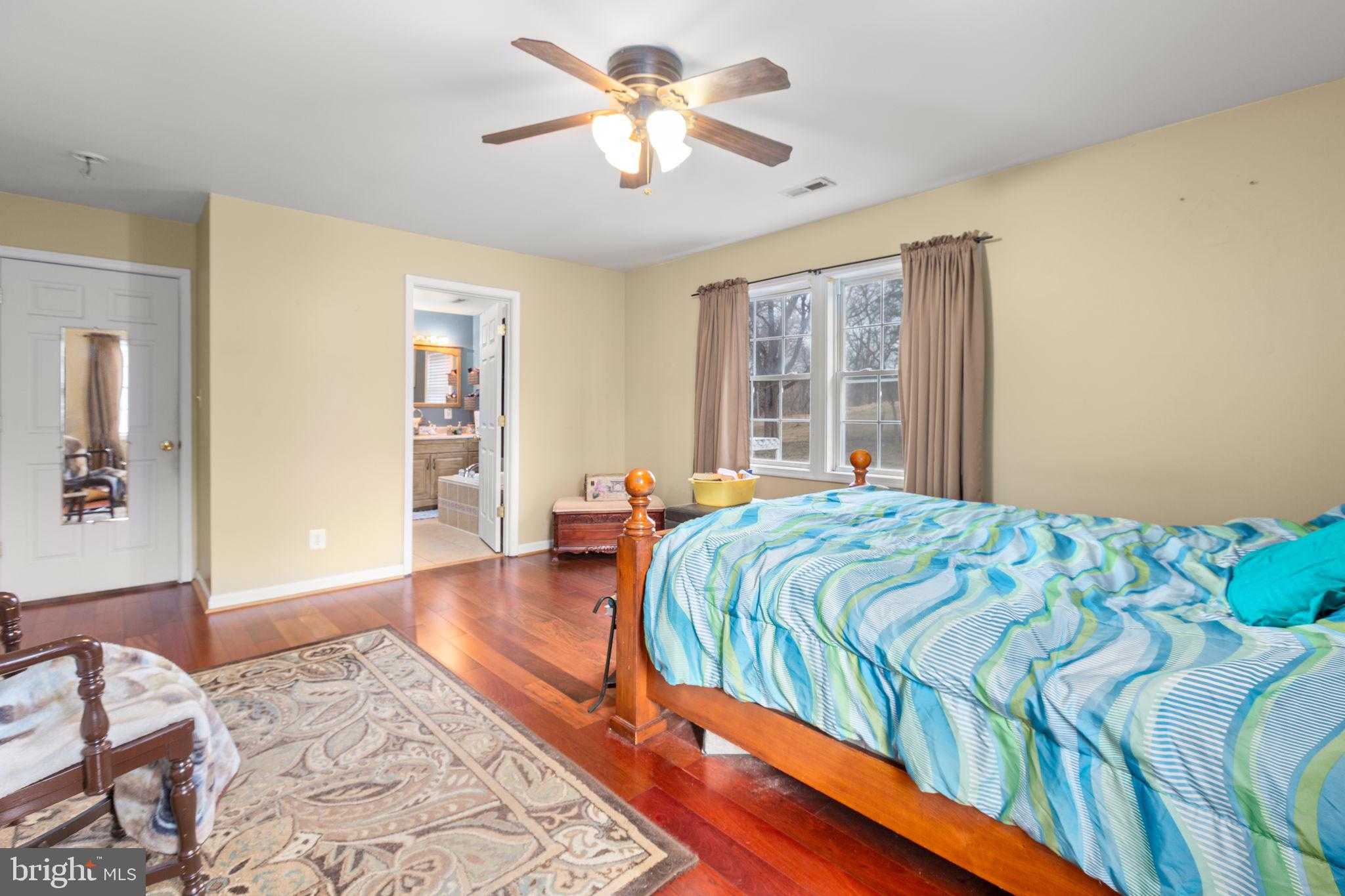 546 Palomino Dr photo 13