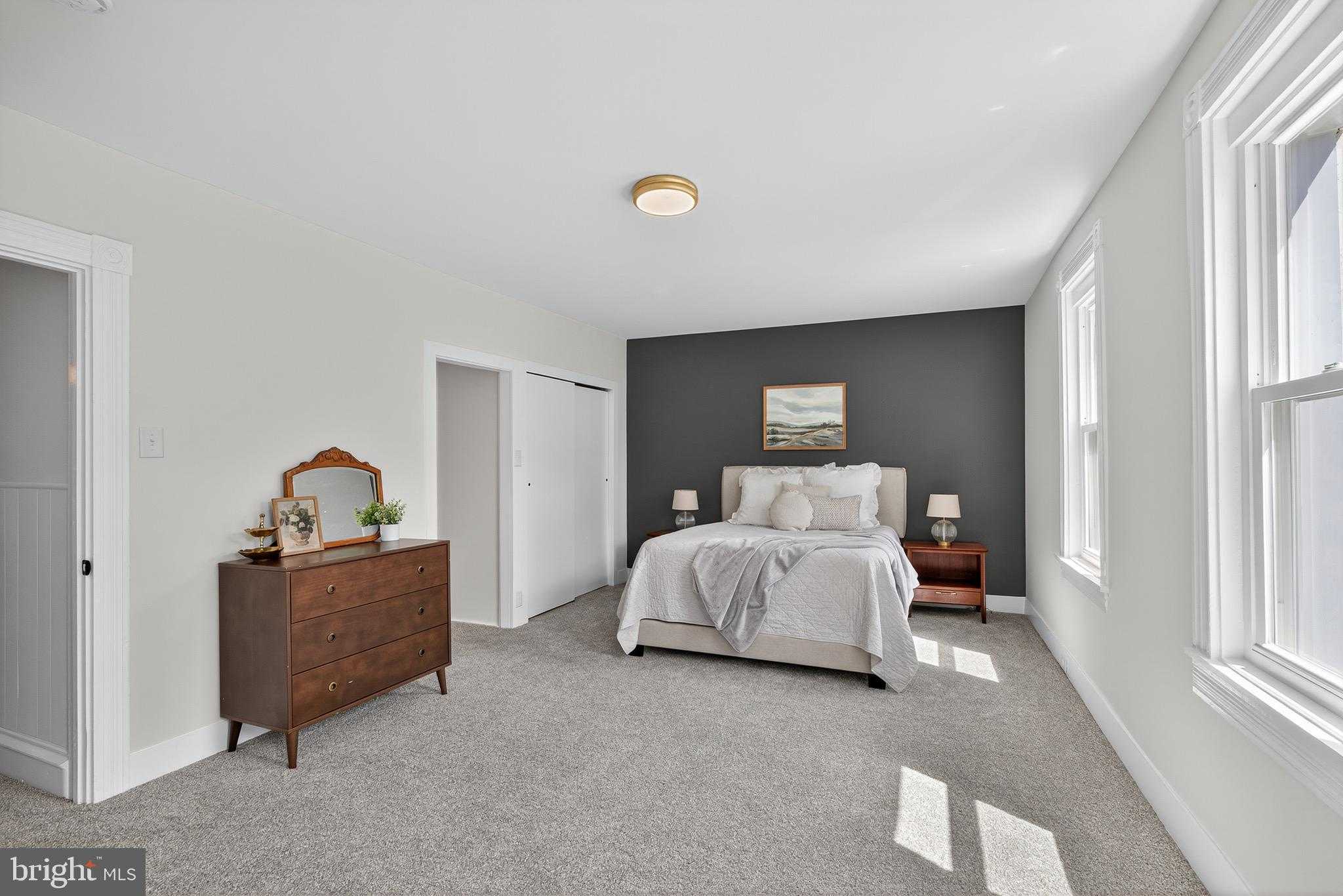 623 E Chestnut St photo 22