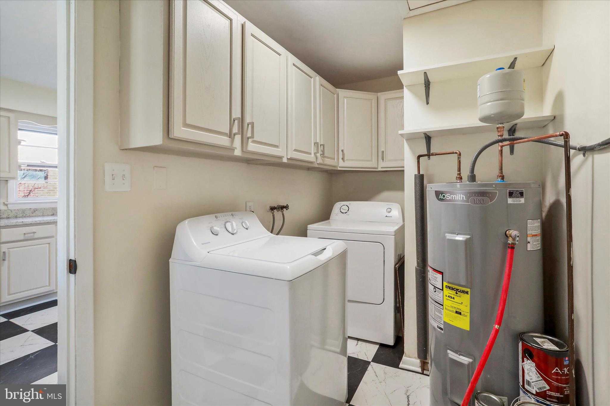 373 Walton St photo 11