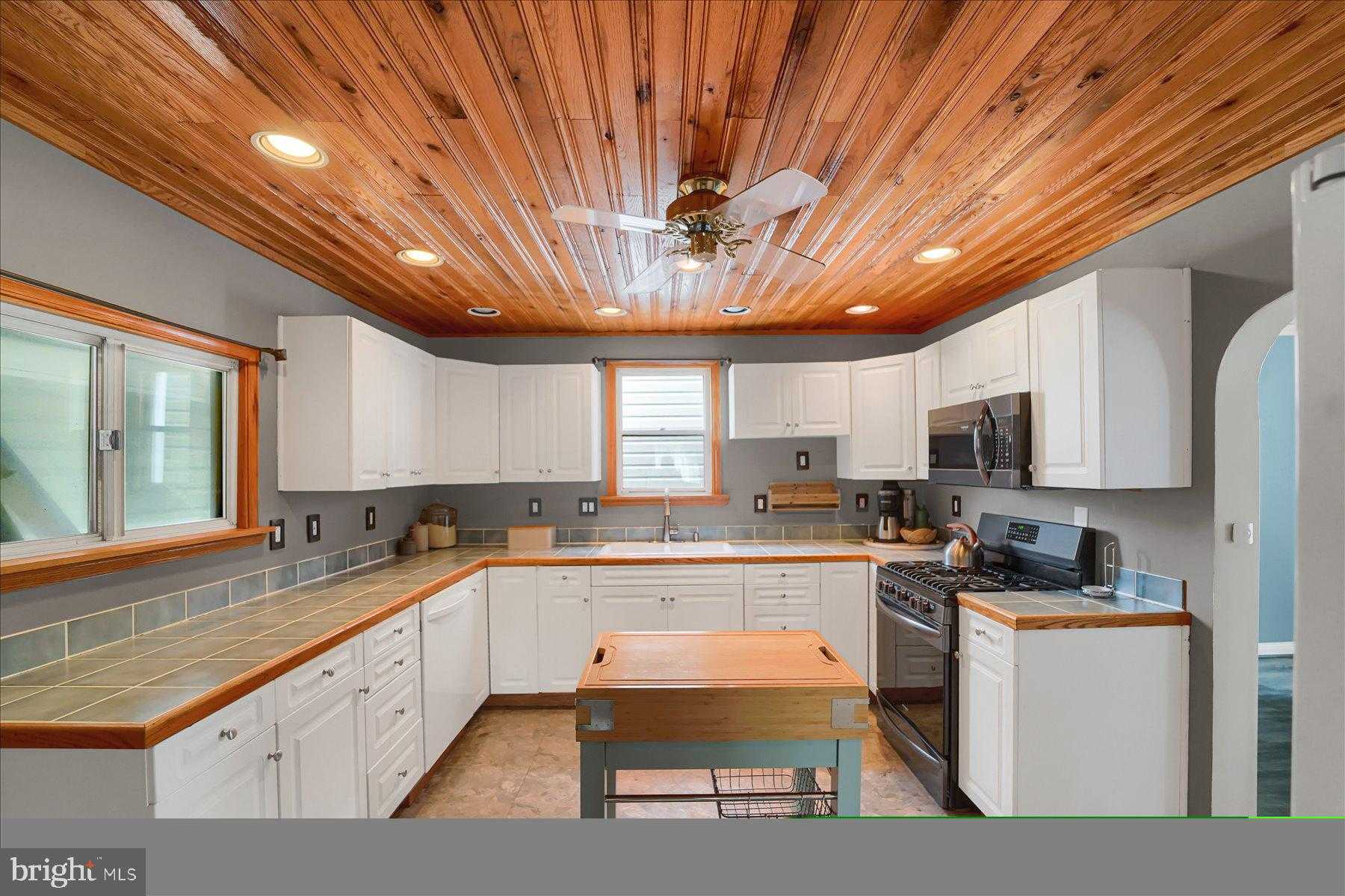 610 N 8th St photo 7