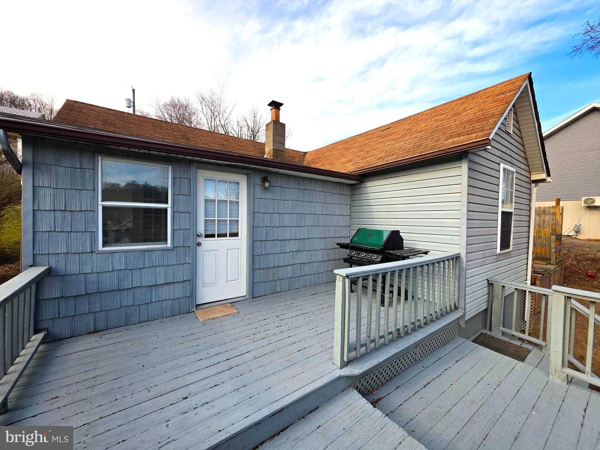 91 Champion St photo 2