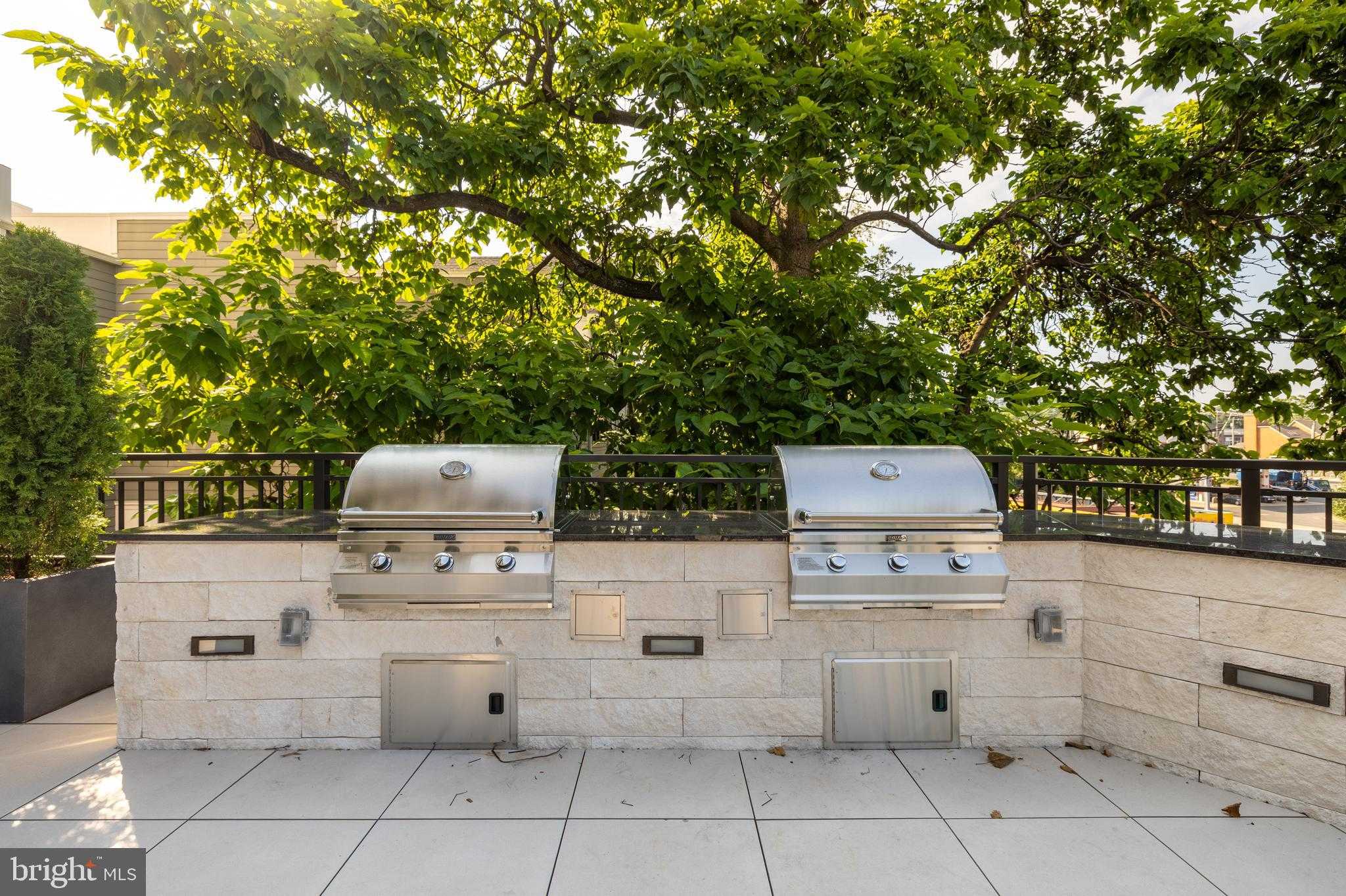 6718 Lowell Ave Unit 604 photo 37