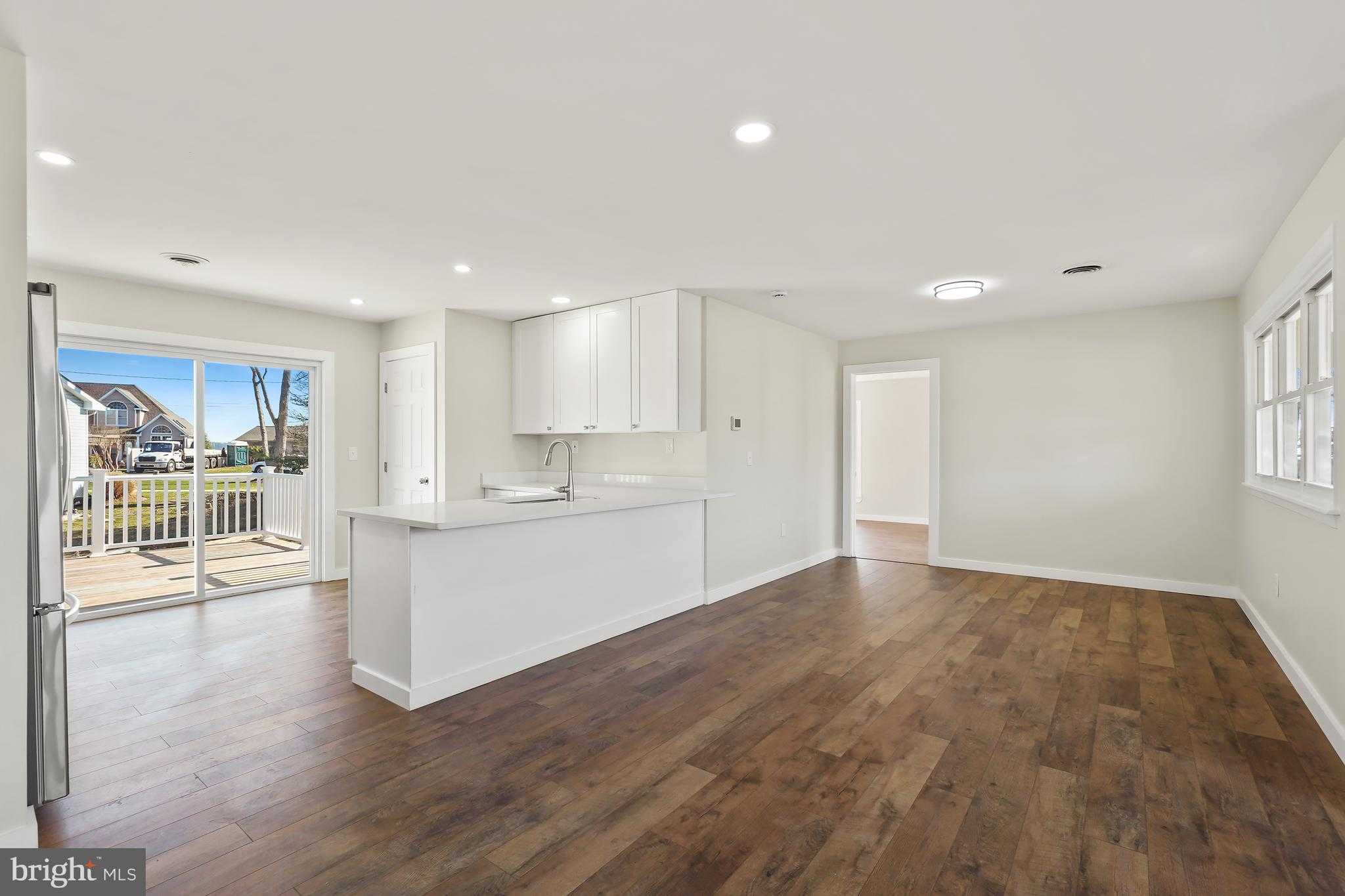 1546 Ridgely Dr photo 13