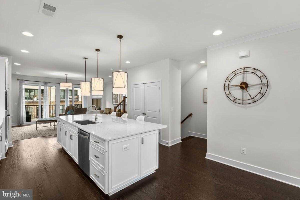 23049 Cottonwillow Sq photo 21