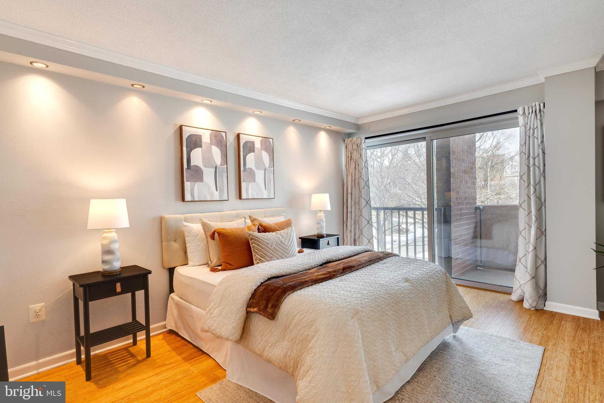 1300 Army Navy Dr Apt 201 photo 15