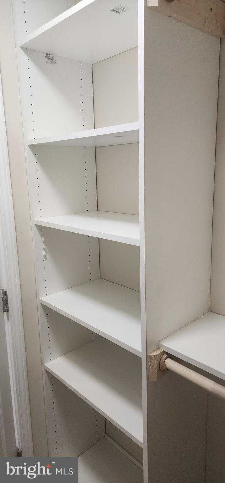 309 Burnside Ave photo 59