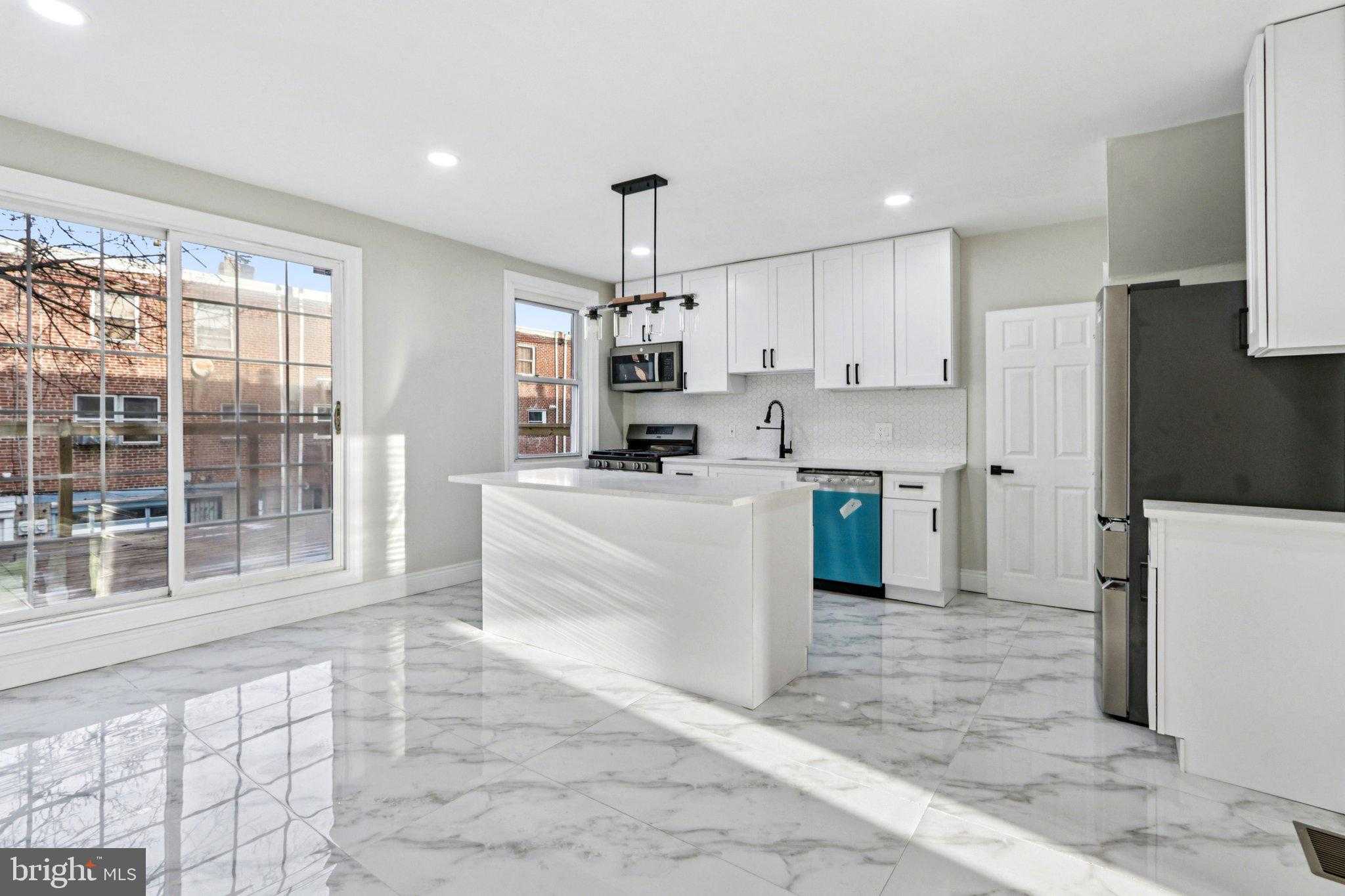 7427 Rugby St photo 6