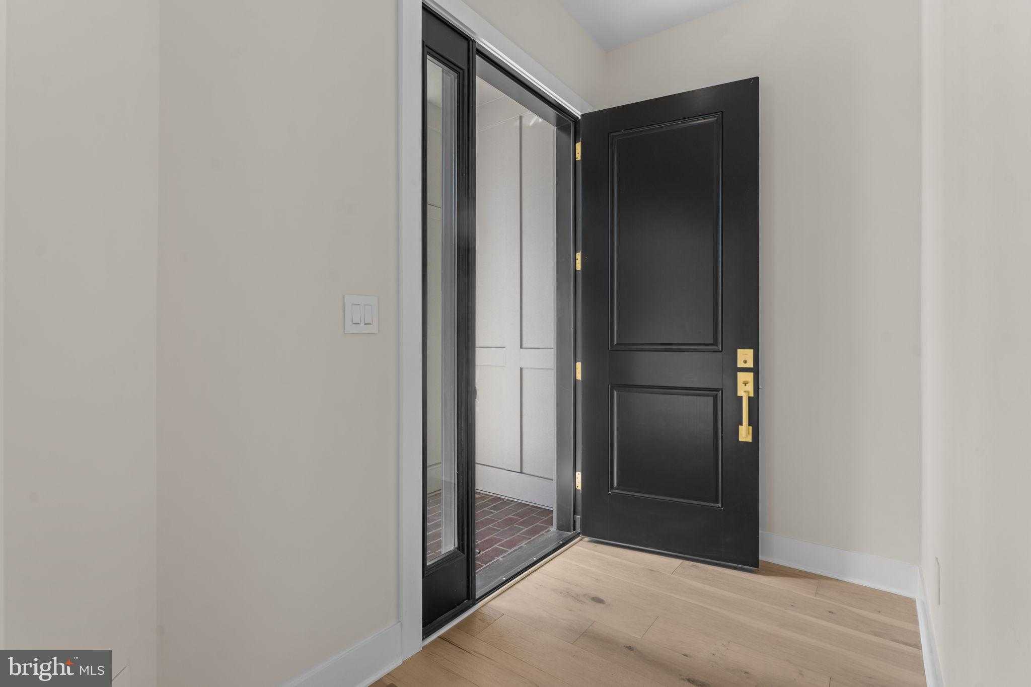 7047 Liberty Ln photo 4