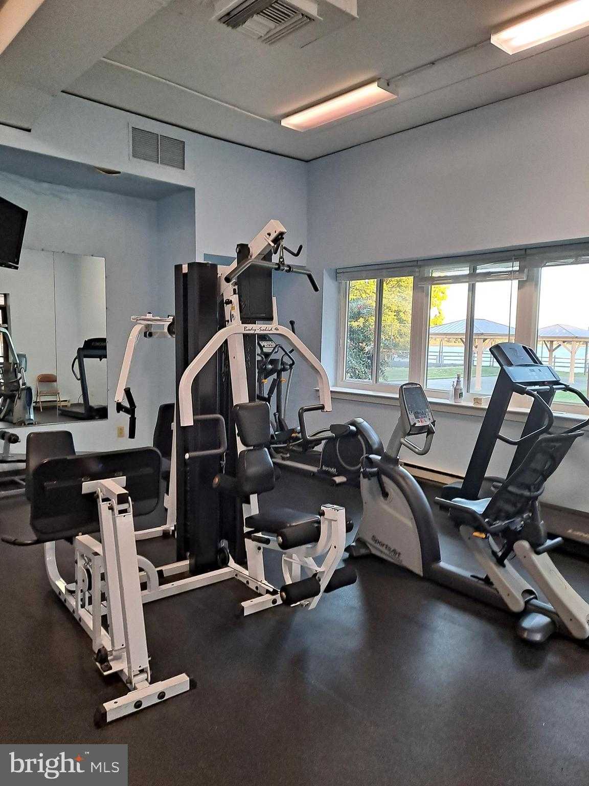 72203 Delaire Landing Rd # 203 photo 32