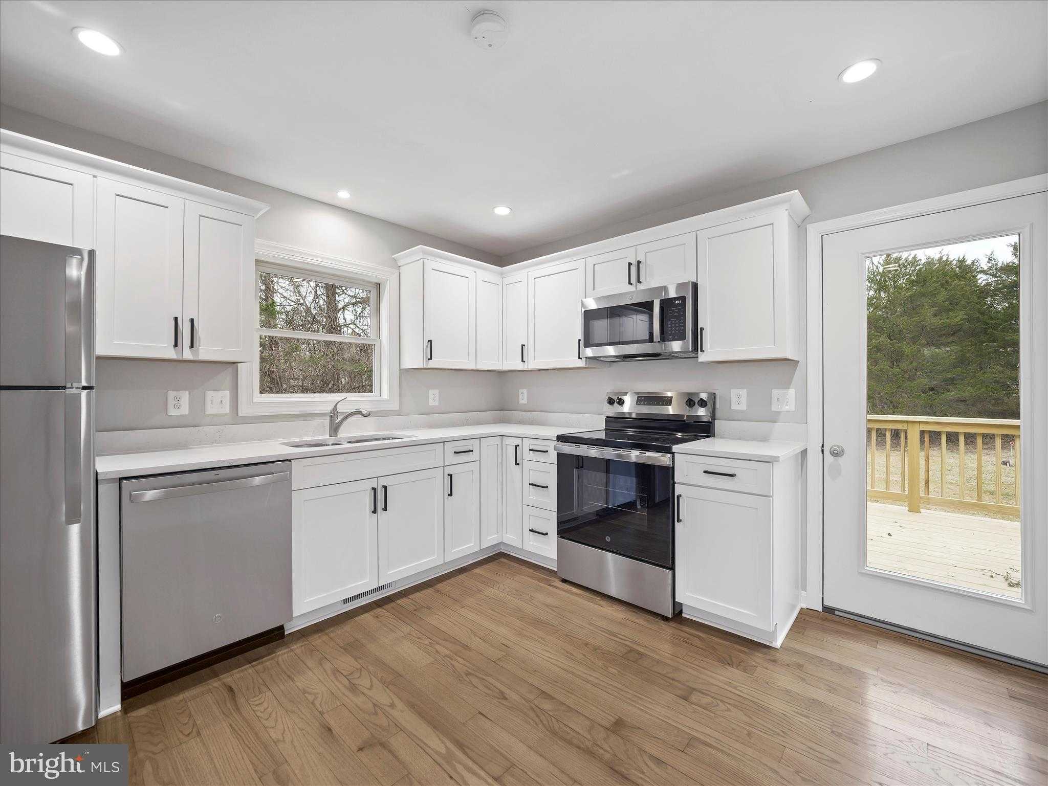 75 Southern Dr photo 10